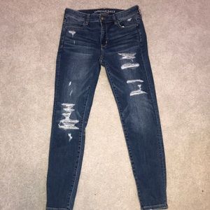 American Eagle: ripped jeans